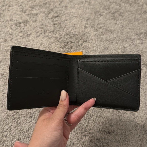 Men’s Bifold Monogram Wallet - Picture 5 of 7